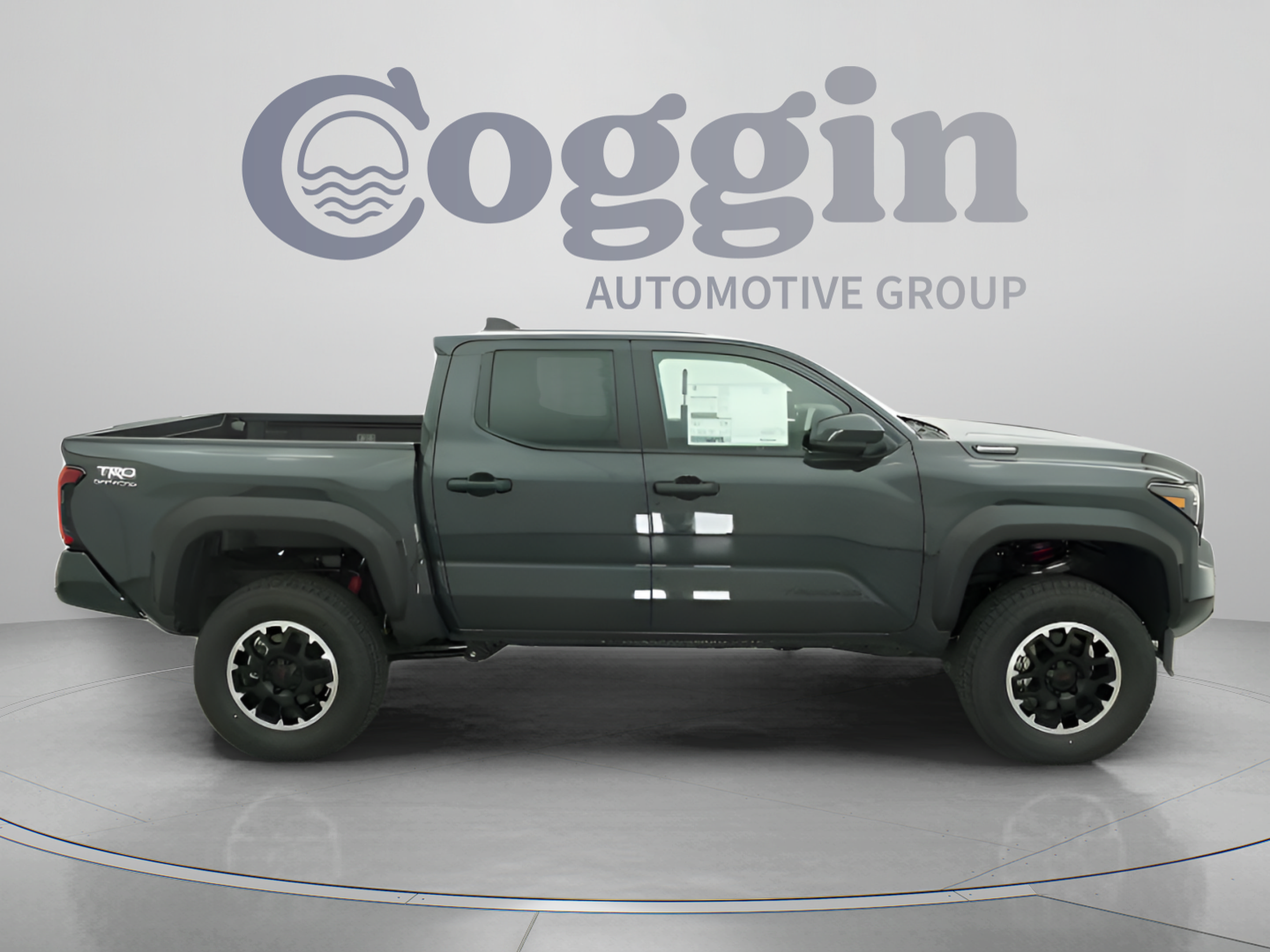 New 2025 Toyota Tacoma TRD Off-Road AWD/4WD image 24