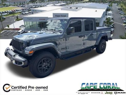 Certified 2024 Jeep Gladiator Sport AWD/4WD image 1