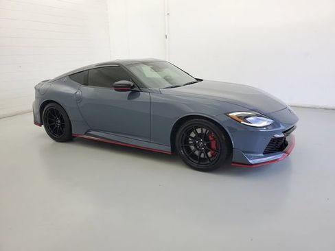 Used 2024 Nissan Z NISMO w/ Floor Mat Package RWD image 4