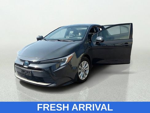 Used 2024 Toyota Corolla LE w/ LE Convenience Package FWD image 11