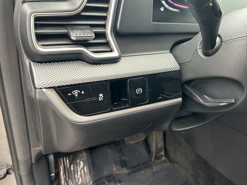 Used 2023 Kia Sportage LX image 22