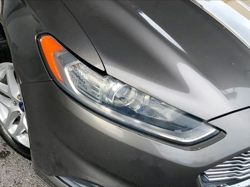 Used 2014 Ford Fusion SE FWD image 26