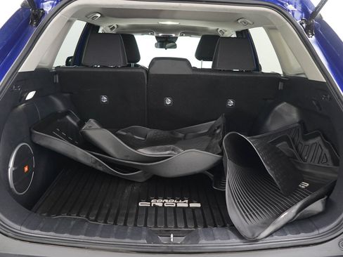 Used 2025 Toyota Corolla Cross LE w/ Moonroof Package AWD/4WD image 9