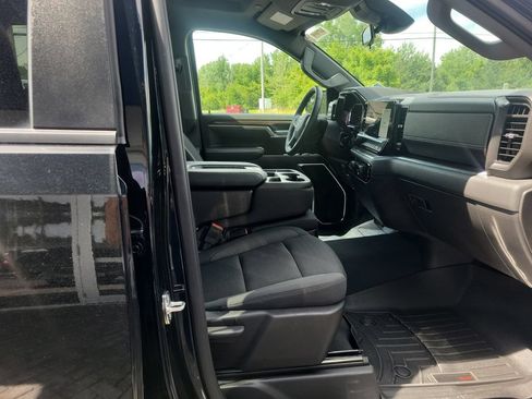 Certified 2024 Chevrolet Silverado 1500 LT AWD/4WD image 17