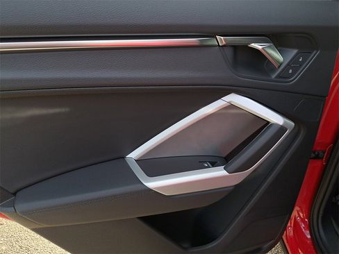 New 2025 Audi Q3 2.0T Premium image 29