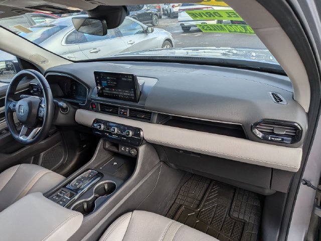 Used 2023 Honda Pilot Touring image 24