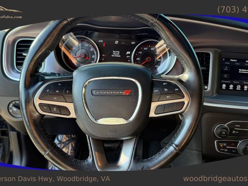 Used 2020 Dodge Charger SXT w/ Leather Interior Group RWD image 15
