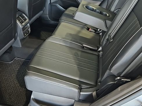 Used 2022 Volkswagen Tiguan SE image 22