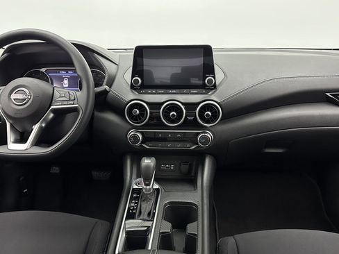 Used 2025 Nissan Sentra SV image 18