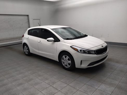 Used 2017 Kia Forte LX FWD image 11