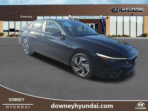 Used 2025 Hyundai Elantra Sport FWD image 7