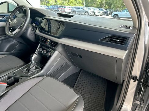 Certified 2023 Volkswagen Taos SE FWD image 35