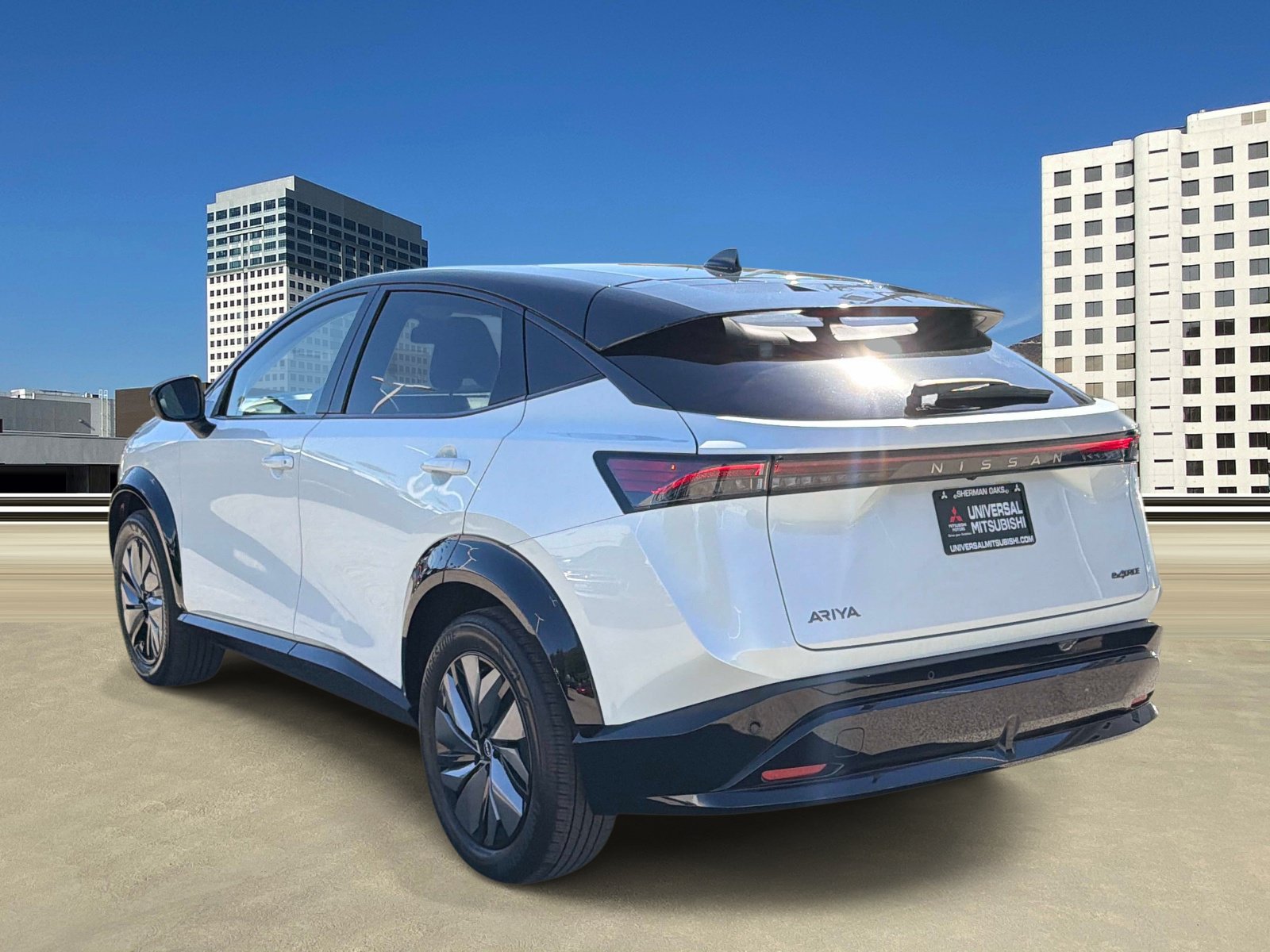 Used 2025 Nissan Ariya AWD image 3