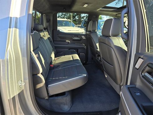 Used 2024 GMC Sierra 1500 AT4X image 47