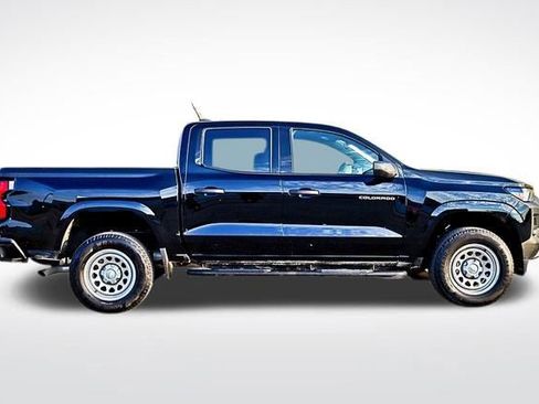 Used 2025 Chevrolet Colorado W/T w/ Advanced Trailering Package image 11