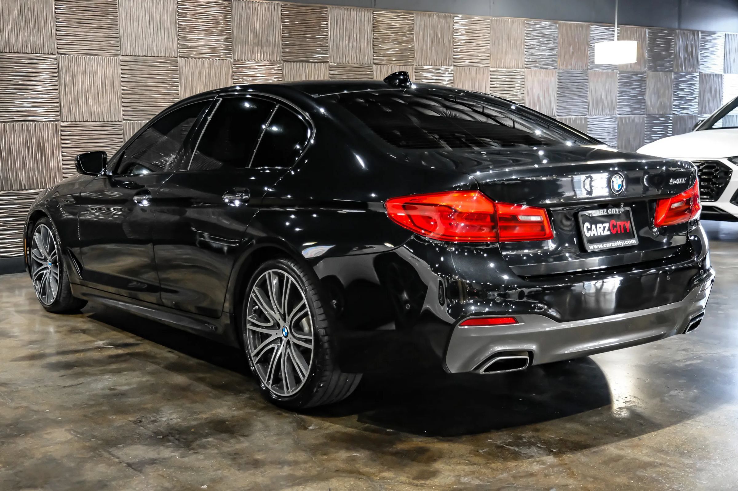 Used 2017 BMW 540i RWD image 10