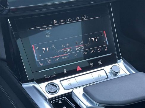 Used 2024 Audi Q8 e-tron Premium Plus w/ Premium Plus Package image 31