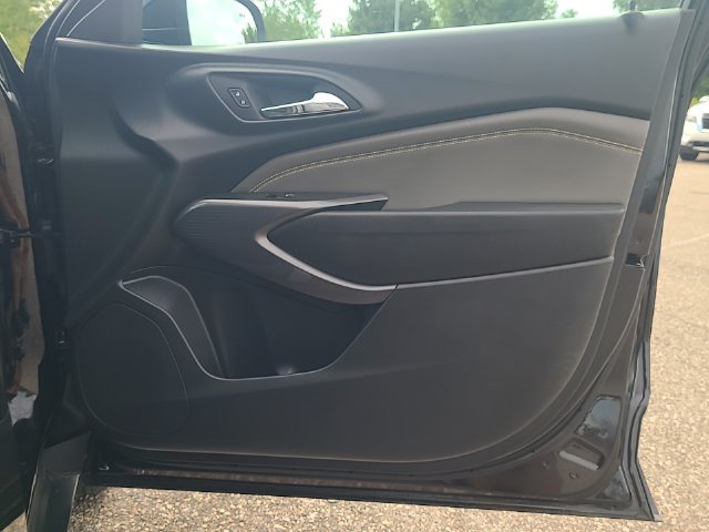 Used 2025 Chevrolet Trax ACTIV w/ Sunroof Package FWD image 28