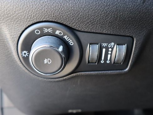 Used 2025 Jeep Compass Limited AWD/4WD image 18