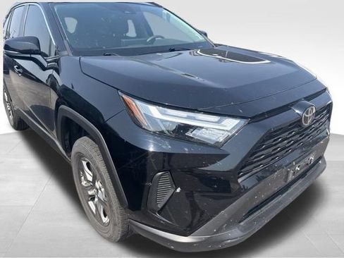 Used 2024 Toyota RAV4 XLE AWD/4WD image 10