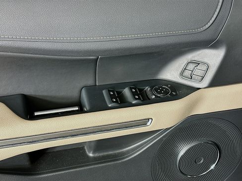 Used 2024 Ford Expedition Max XLT image 15