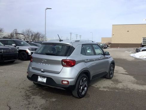 Certified 2026 Hyundai Venue SEL image 5