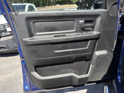 Used 2018 RAM 1500 Express RWD image 28