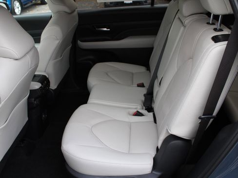 New 2026 Toyota Grand Highlander Limited image 16