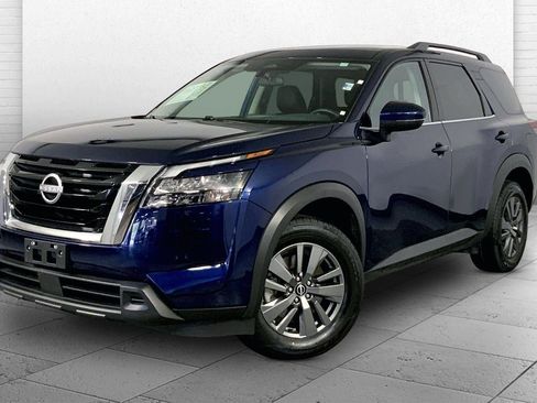Used 2025 Nissan Pathfinder SV AWD/4WD image 12