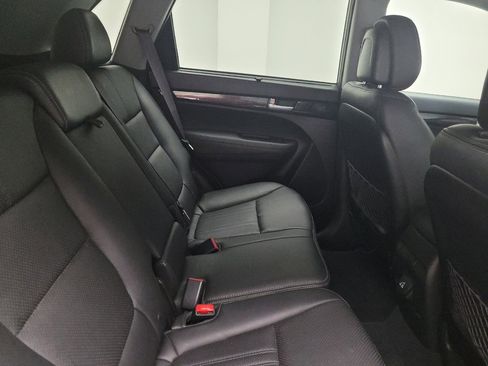 Used 2014 Kia Sorento EX image 19