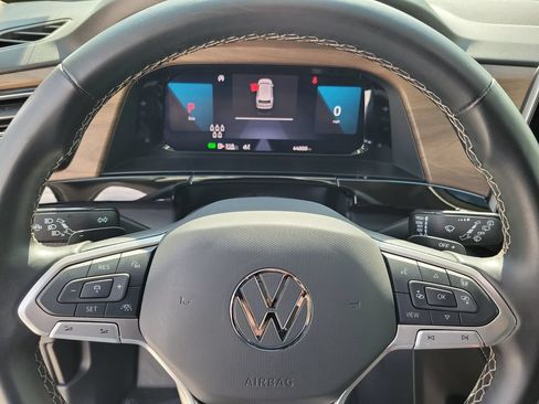 Used 2025 Volkswagen Atlas SE FWD image 22