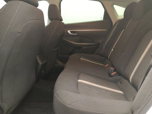 Used 2023 Hyundai Sonata SE w/ Preferred Accessory Package FWD image 18