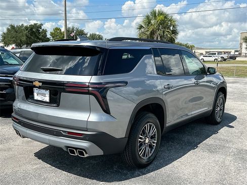 New 2026 Chevrolet Traverse LT image 4