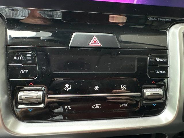 Used 2022 Kia Sorento S FWD image 10