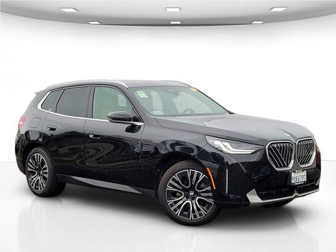 Used 2026 BMW X3 xDrive30i w/ Premium Package AWD/4WD image 2