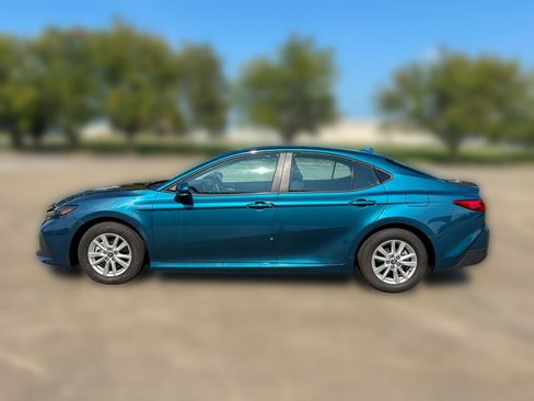 Used 2026 Toyota Camry LE FWD image 8