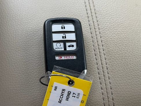 Used 2017 Honda Accord Hybrid Sedan image 22