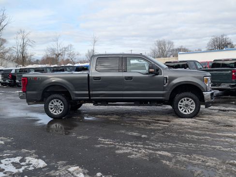 Used 2019 Ford F250 XLT w/ Snow Plow Prep Package image 7