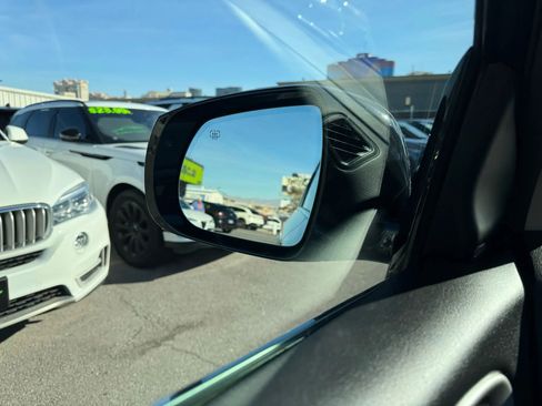 Used 2017 INFINITI QX60 Luxe w/ Deluxe Technology Package image 28