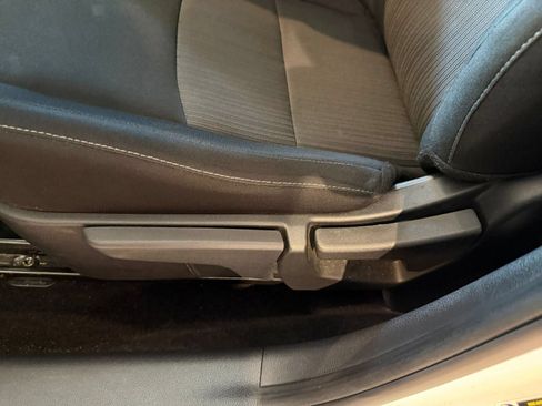 Used 2025 Nissan Sentra SV FWD image 18