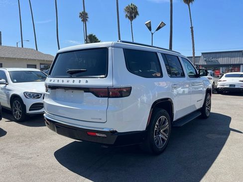 Used 2024 Jeep Wagoneer Series II w/ Flexible Seating Group RWD image 5