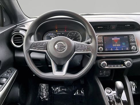 Used 2020 Nissan Kicks SV image 8