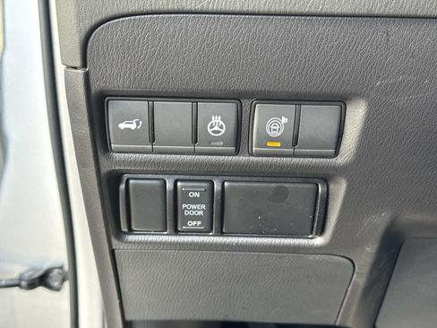 Used 2024 Nissan Armada SL image 22