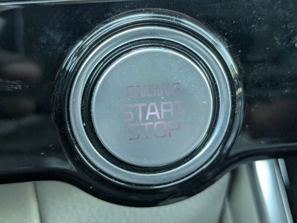 Used 2024 Kia Carnival EX FWD image 36
