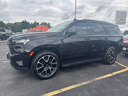 Used 2021 Chevrolet Tahoe RST w/ Luxury Package AWD/4WD image 3