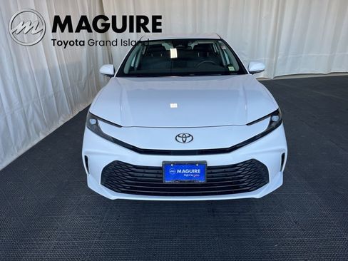 Used 2025 Toyota Camry LE FWD image 33