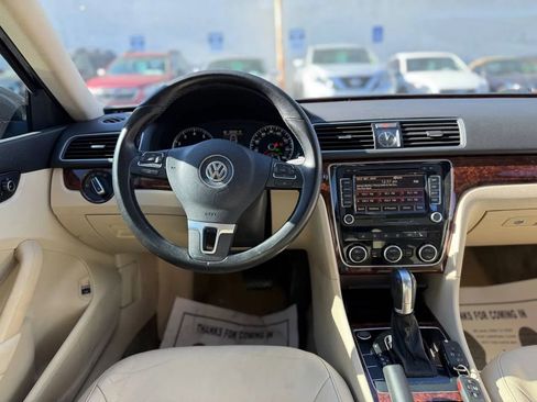 Used 2012 Volkswagen Passat 2.5 SEL Premium image 29