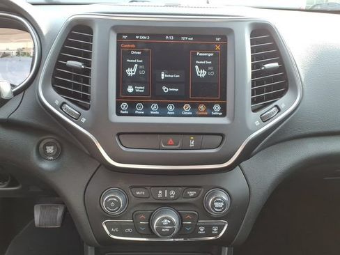Certified 2022 Jeep Cherokee Latitude Lux w/ Sun & Sound Group AWD/4WD image 23