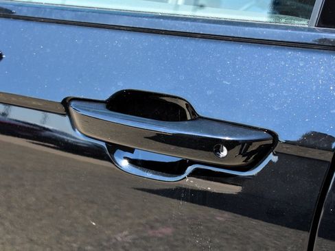 New 2025 Jeep Grand Cherokee L Altitude image 12