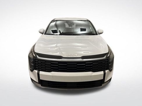 Used 2026 Kia Sportage LX FWD image 2